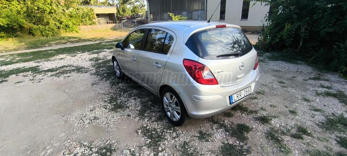OPEL CORSA D 1.7 CDTI Cosmo