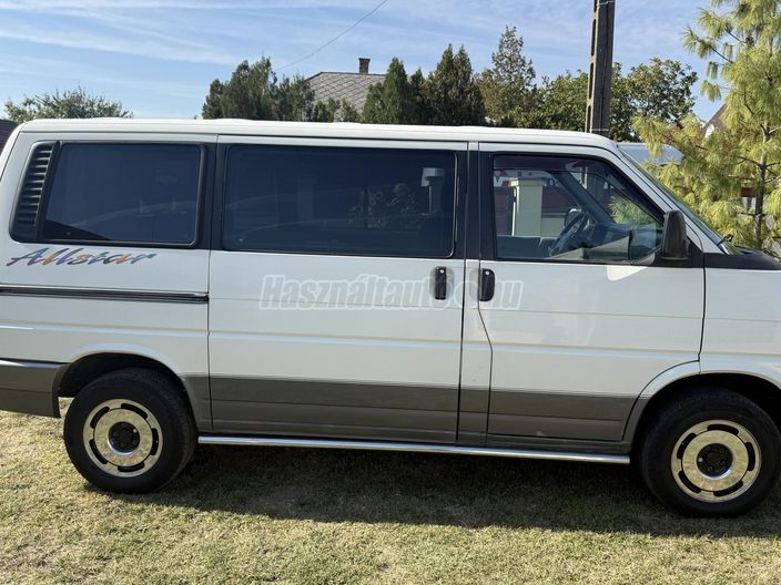 VOLKSWAGEN MULTIVAN