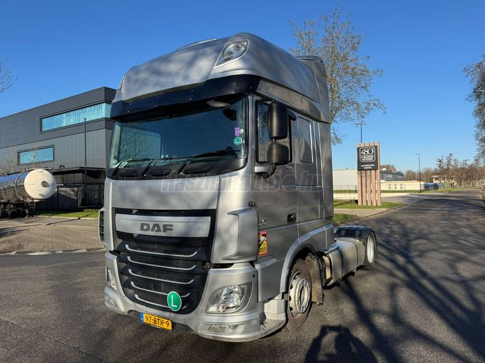 DAF XF 460 FT 4X2 Mega hidraulikusan emelhető nyereggel RHD