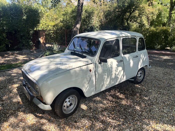 RENAULT 4 CV