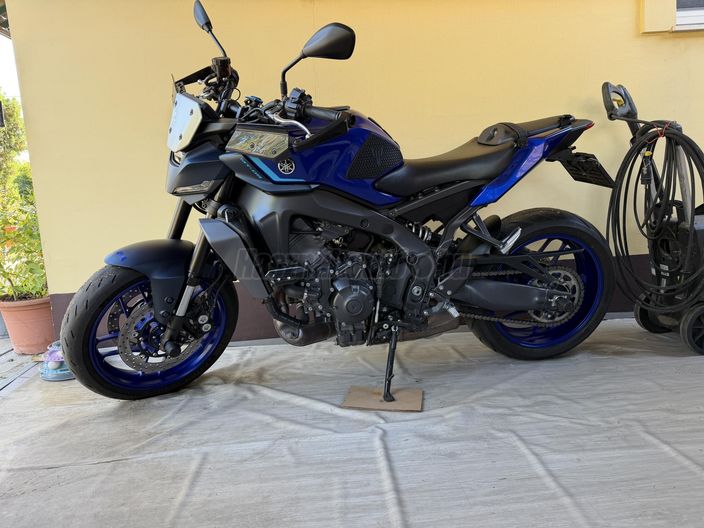 YAMAHA MT-09