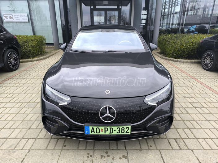 MERCEDES-BENZ EQE 300 Sentiment
