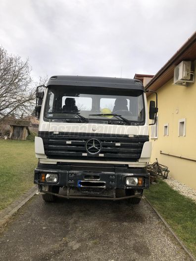 MERCEDES-BENZ SK 1824