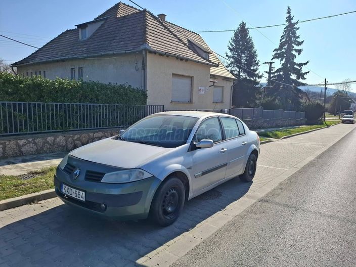 RENAULT MEGANE 1.4 Authentique