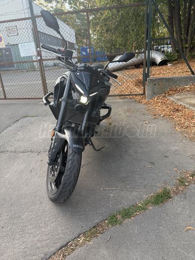 YAMAHA MT-03