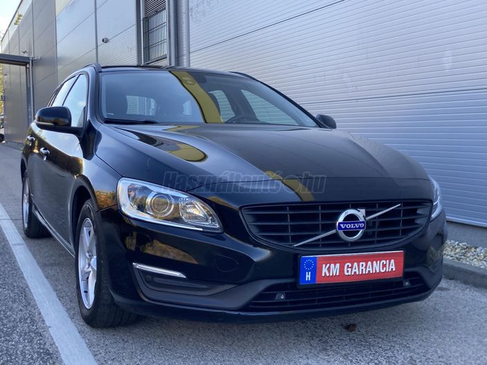 VOLVO V60 2.0 D [D3] Momentum Geartronic
