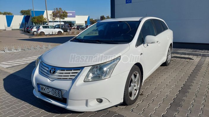 TOYOTA AVENSIS Wagon 2.2 D-4D Premium (Automata)