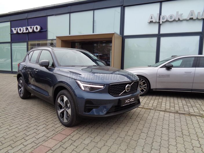 VOLVO XC40 2.0 [B3] MHEV Ultra Dark DCT