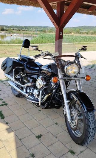 YAMAHA XVS 650 DRAG STAR CLASSIC