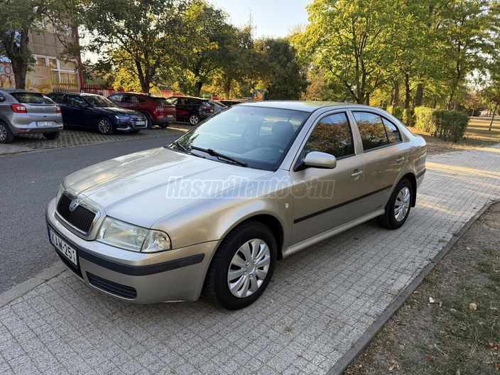 SKODA OCTAVIA 1.6 Elegance