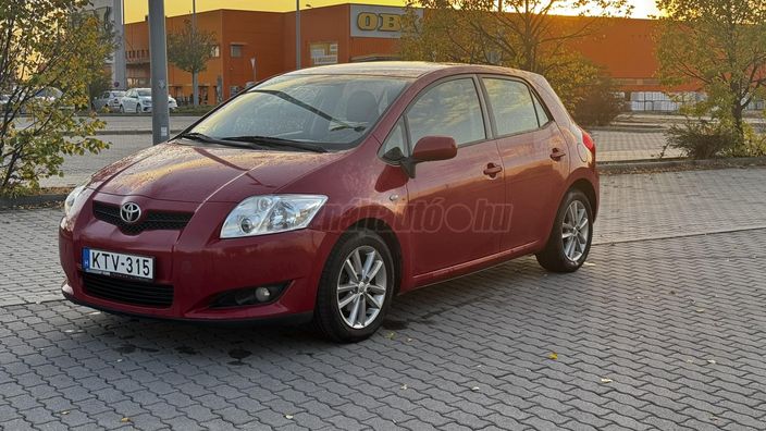 TOYOTA AURIS 1.4 Aquatis
