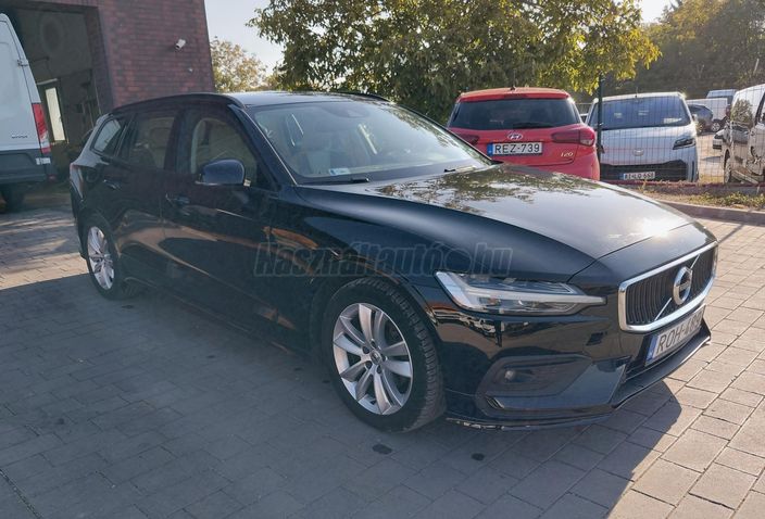 VOLVO V60 2.0 D [D3] Momentum Geartronic