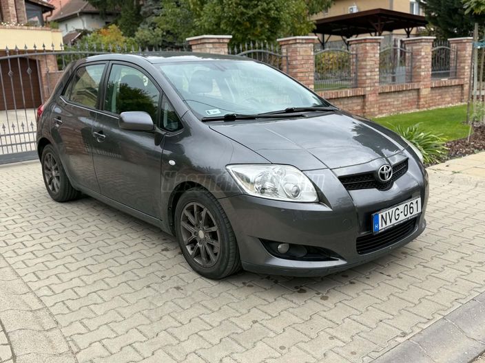 TOYOTA AURIS 2.0 D-4D Sol