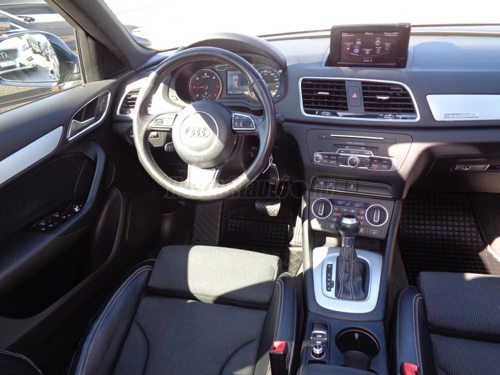 AUDI Q3 2.0 TDI Sport quattro S-tronic