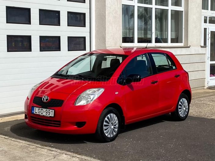 TOYOTA YARIS 1.0 Terra