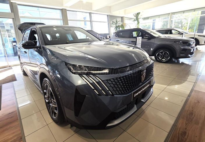 PEUGEOT 5008 1.2 Hybrid Allure e-DCT6 (7 személyes )