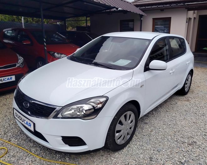 KIA CEE'D 1.4 EX