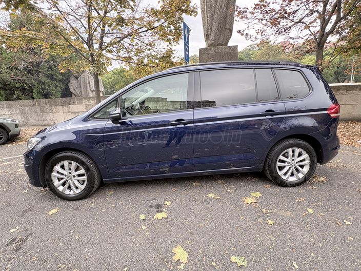 VOLKSWAGEN TOURAN 1.5 TSI ACT Highline DSG [7 személy]