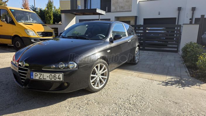 ALFA ROMEO 147 1.6 T. Spark Distinctive