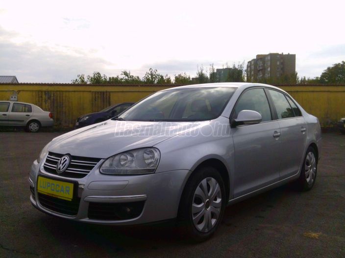 VOLKSWAGEN JETTA 1.6 Trendline