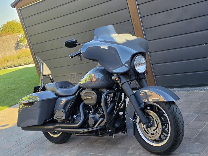 HARLEY-DAVIDSON STREET GLIDE
