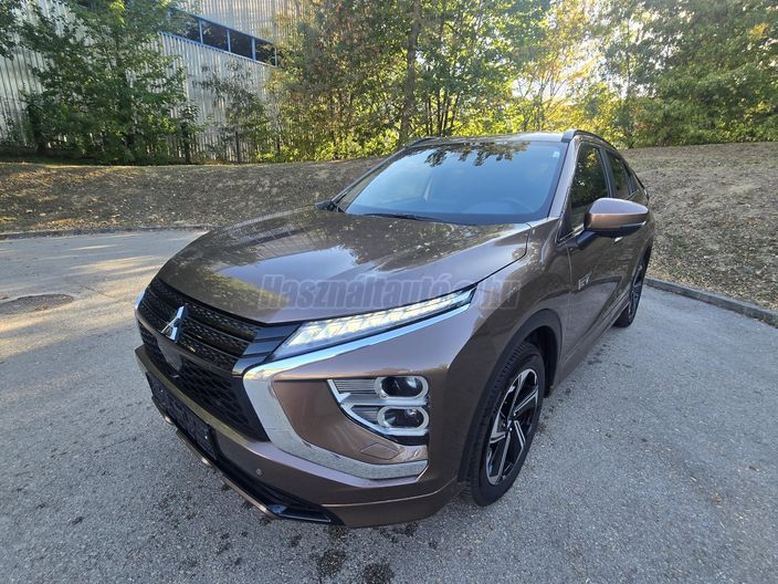 MITSUBISHI ECLIPSE CROSS 2.4 PHEV Intense Navi 4WD CVT