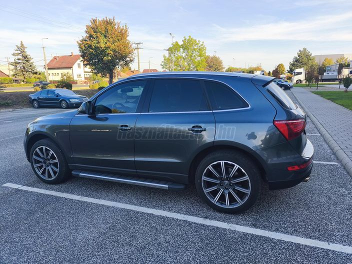 AUDI Q5 3.2 FSI quattro S-tronic