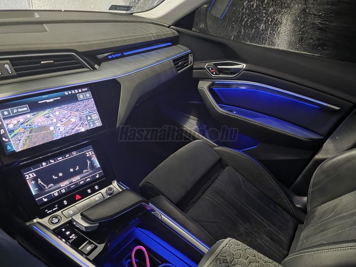 AUDI Q8 e-tron 55 Advanced quattro (Automata)