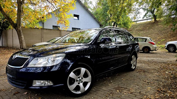 SKODA OCTAVIA Combi 1.2 TSI Elegance