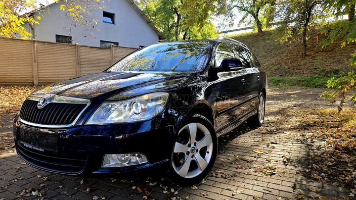 SKODA OCTAVIA Combi 1.2 TSI Elegance