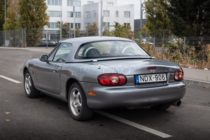 MAZDA MX-5 1.6i 16V Hard Top