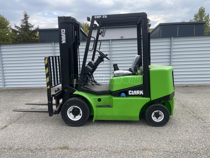 CLARK 2.5T dízel oldalmozgatós