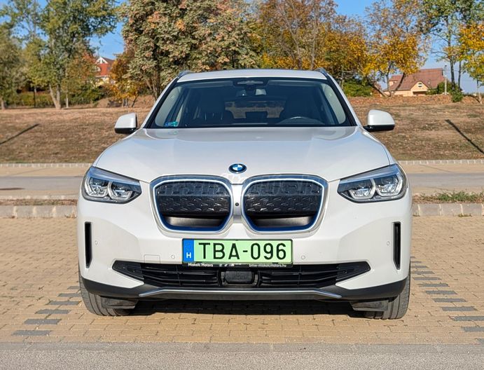 BMW IX3 Impressive