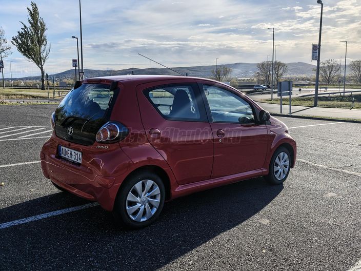 TOYOTA AYGO 1.0 Life Plusz