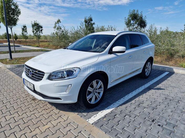 VOLVO XC60 2.4 D [D4] Summum