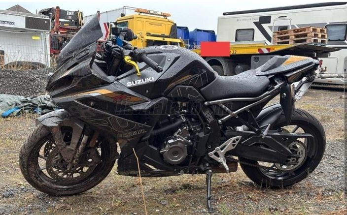 SUZUKI GSX 8 R