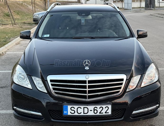 MERCEDES-BENZ E 200