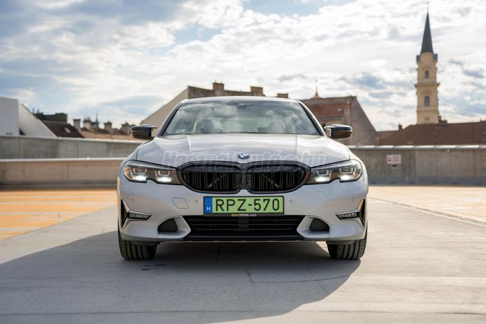 BMW 330 330e Luxury (Automata)