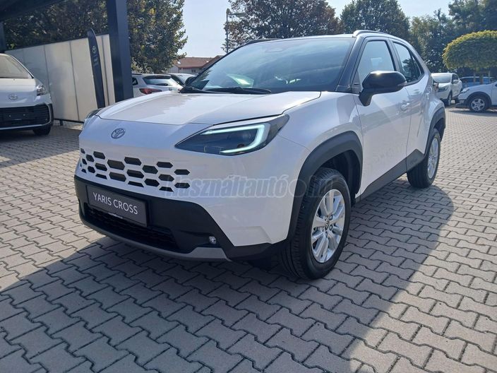 TOYOTA YARIS CROSS 1.5 Hybrid Comfort Business e-CVT 200.000 Ft Téli szerelt kerék kuponnal