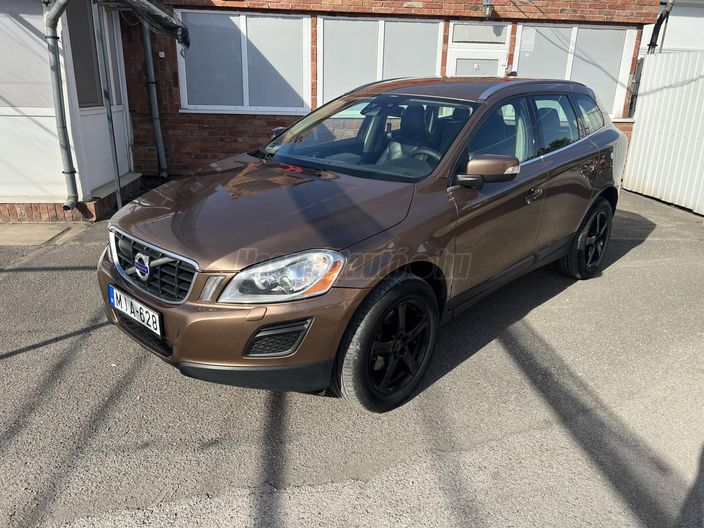 VOLVO XC60 2.0 D DRIVe Momentum