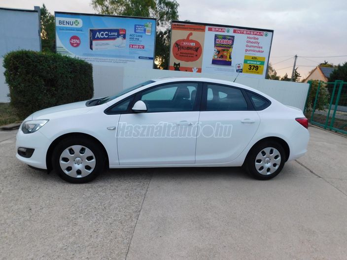 OPEL ASTRA J Sedan 1.4 T Drive
