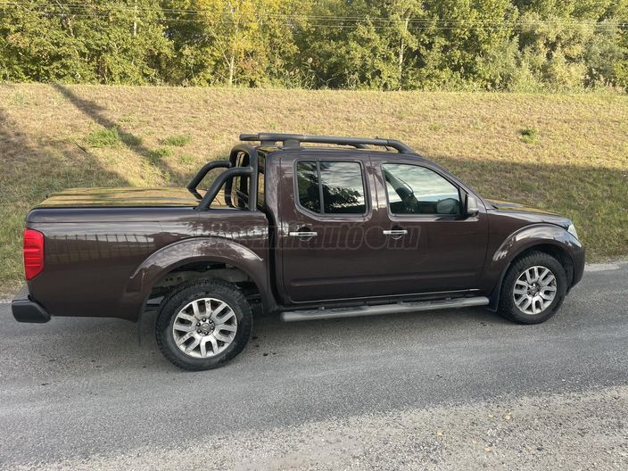 NISSAN NAVARA