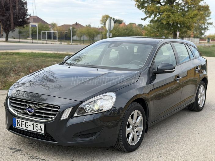 VOLVO V60 2.0 D [D3] Kinetic