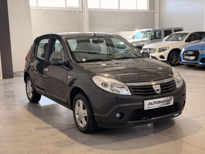DACIA SANDERO 1.6 Laureate