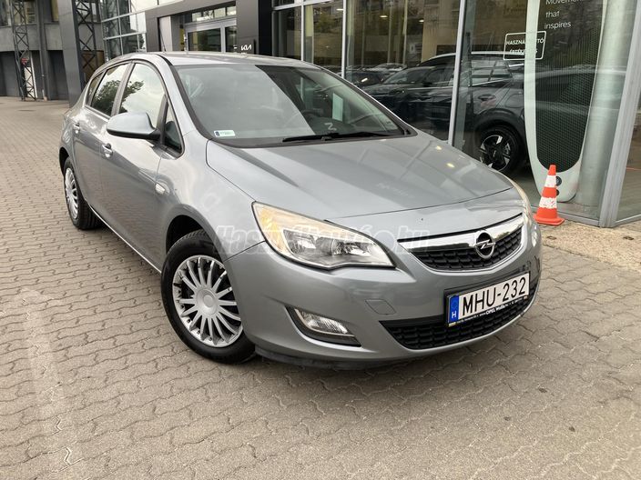 OPEL ASTRA J 1.4 Enjoy