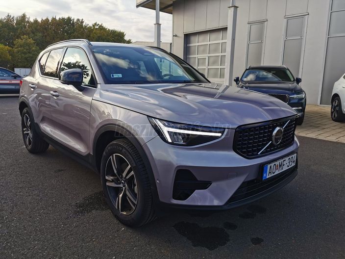 VOLVO XC40 2.0 [B3] MHEV Plus Dark DCT