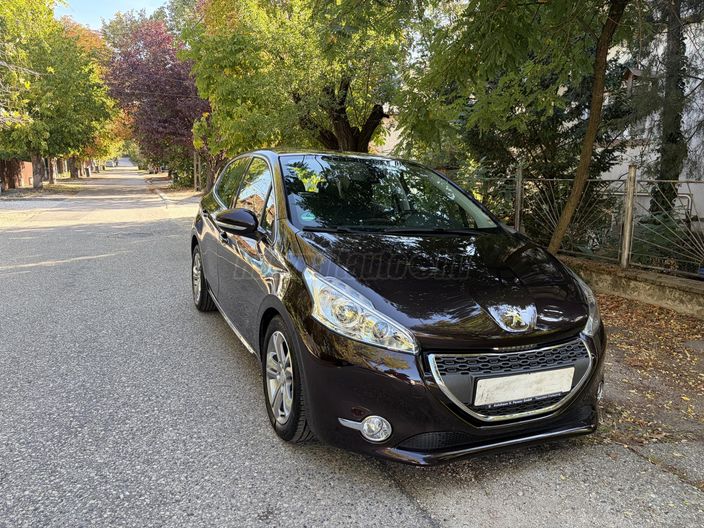 PEUGEOT 208 1.6 VTi Allure