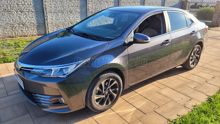 TOYOTA COROLLA Sedan 1.6 Active