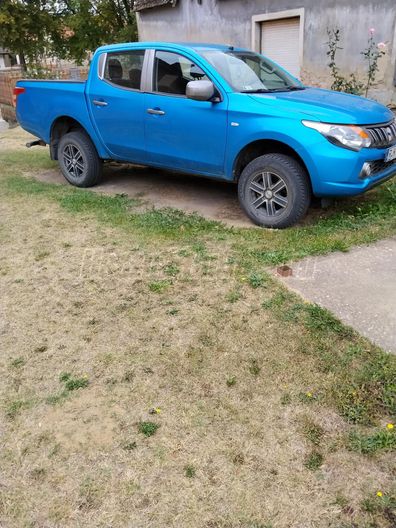 MITSUBISHI L 200 2.4 DI-D Inform EURO6