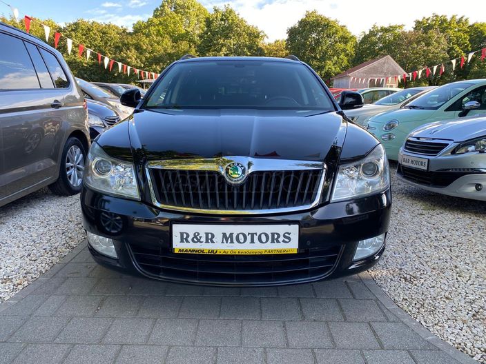 SKODA OCTAVIA Combi 1.6 CR TDI Elegance DPF